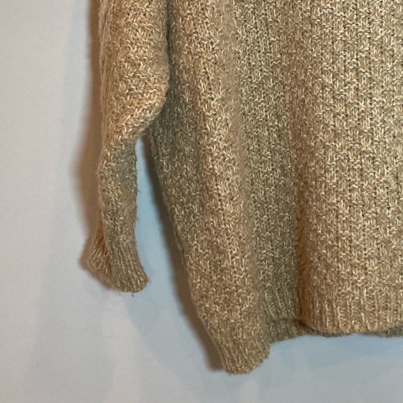 Urban Outfitters Ecote Oversized Cream Cable Knit Sweater, Size Medium - Picture 7 of 8